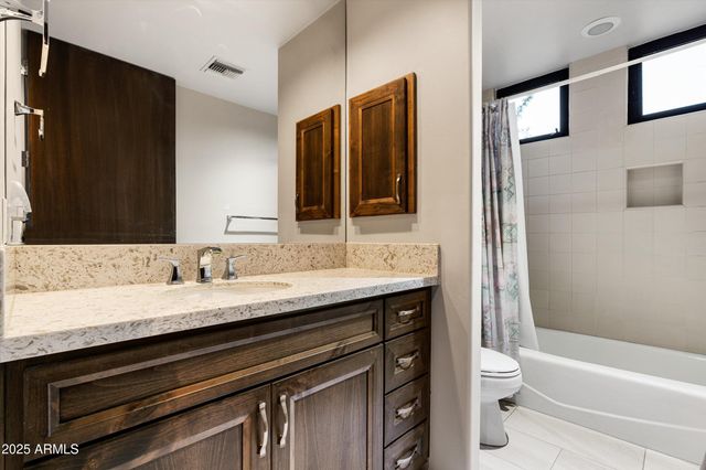 10699 E FERNWOOD Lane, Scottsdale, AZ 85262