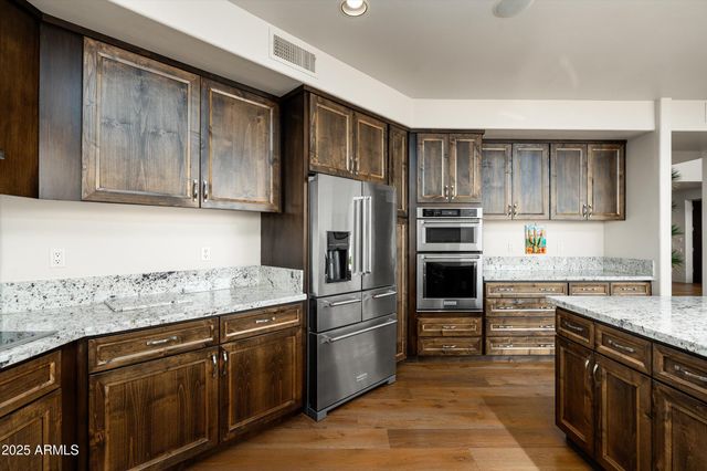 10699 E FERNWOOD Lane, Scottsdale, AZ 85262