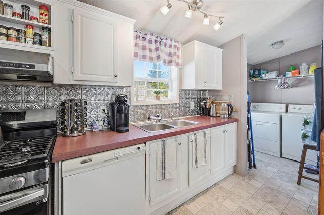 11 Darren Drive, Raymond, NH 03077