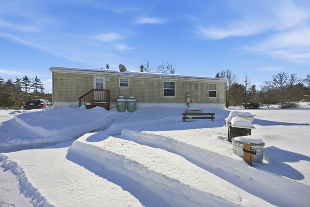 11 Darren Drive, Raymond, NH 03077