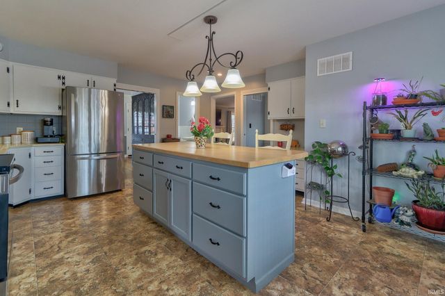 5306 Cunningham Drive, Evansville, IN 47711