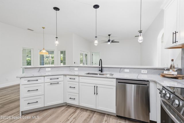 2160 Windbrook Drive SE, Palm Bay, FL 32909