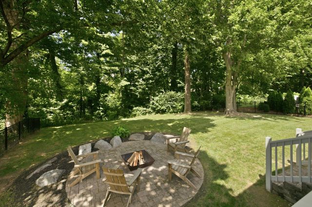 2250 Chaucer Park Ln, Thompsons Station, TN 37179