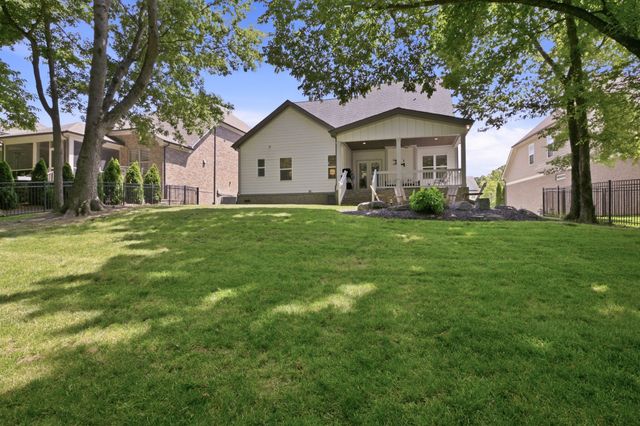 2250 Chaucer Park Ln, Thompsons Station, TN 37179
