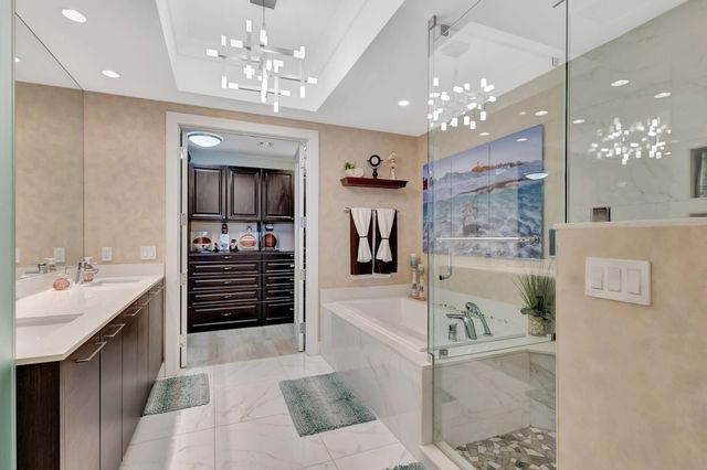 2 Water Club Way 802, North Palm Beach, FL 33408