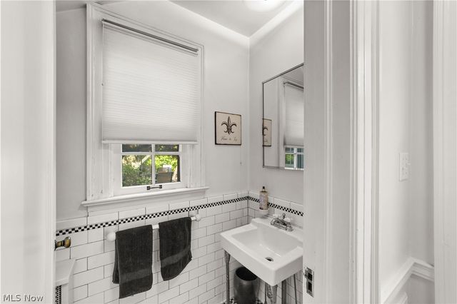 19901 Malvern, Shaker Heights, OH 44122