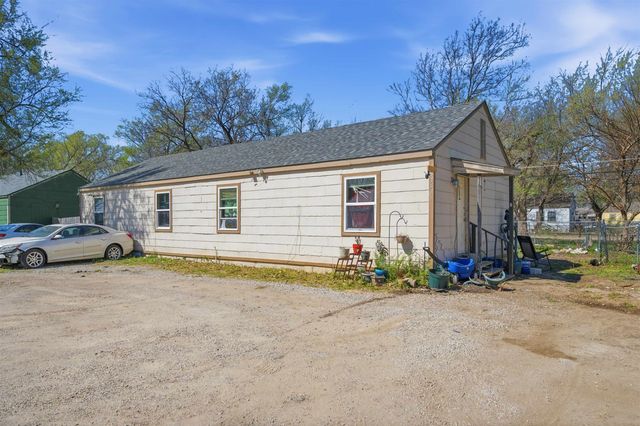 4350-4352 Wilma St, Wichita, KS 67218