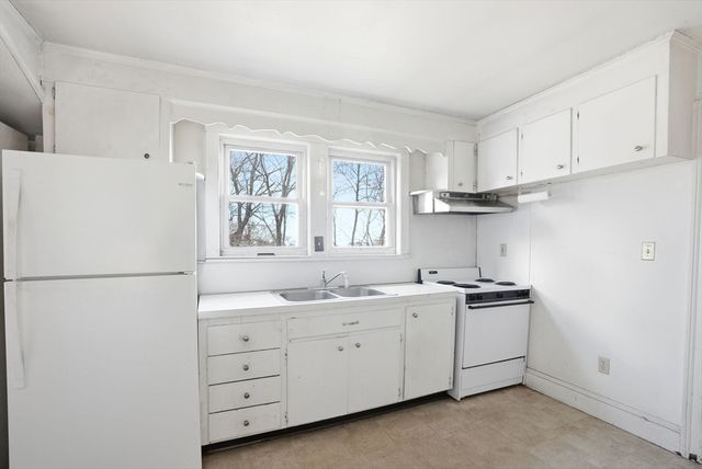 37 Richards Rd, Hull, MA 02045