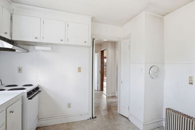 37 Richards Rd, Hull, MA 02045