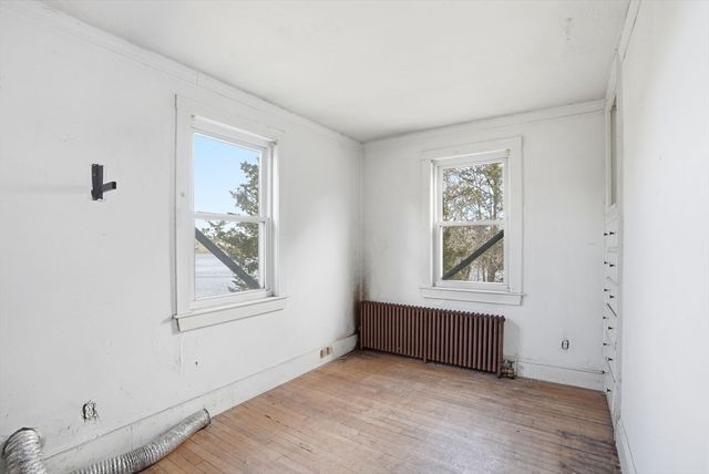 37 Richards Rd, Hull, MA 02045