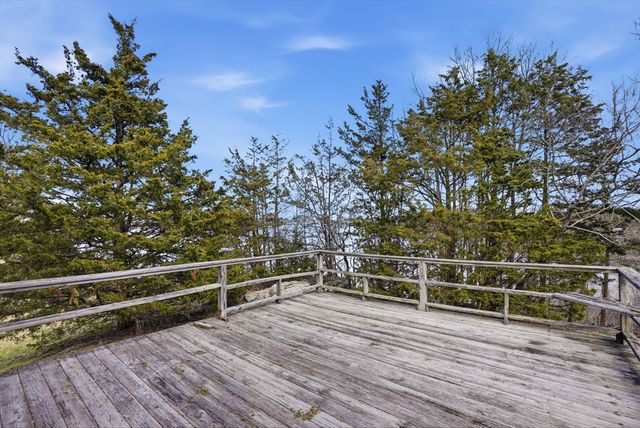 37 Richards Rd, Hull, MA 02045