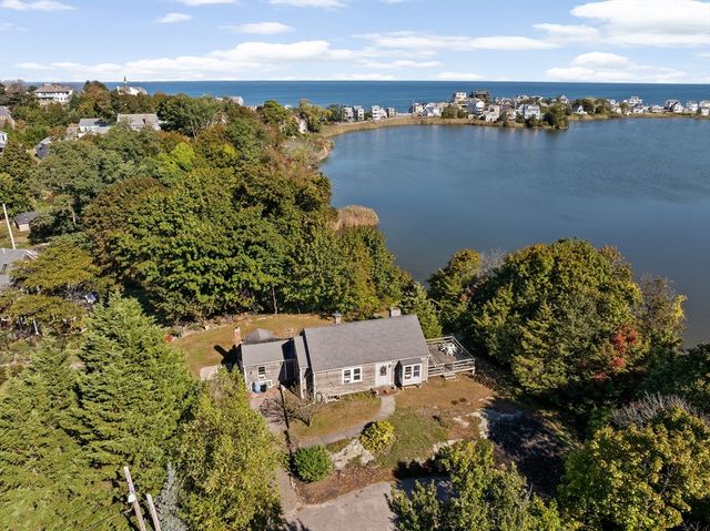 37 Richards Rd, Hull, MA 02045