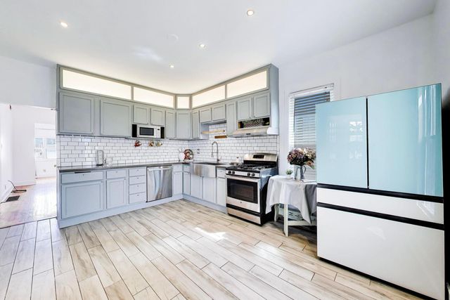 4342 N Kimball Avenue, Chicago, IL 60618