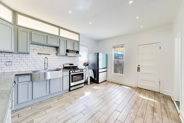 4342 N Kimball Avenue, Chicago, IL 60618