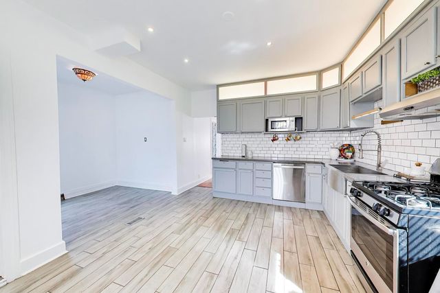 4342 N Kimball Avenue, Chicago, IL 60618