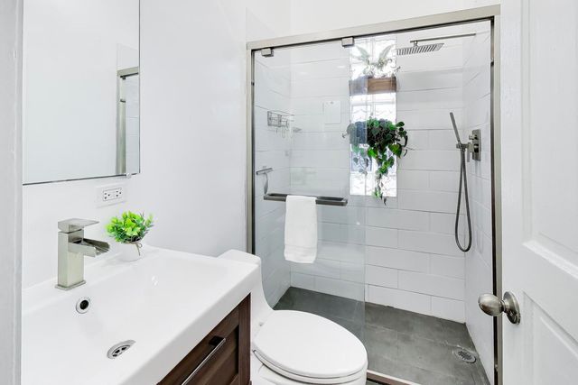 4342 N Kimball Avenue, Chicago, IL 60618