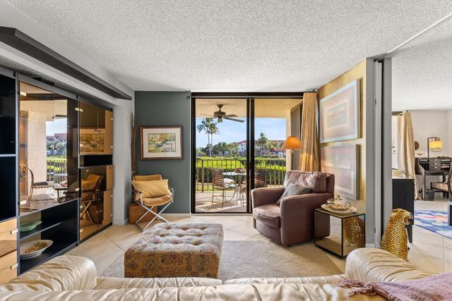 7020 Half Moon Circle 105, Hypoluxo, FL 33462