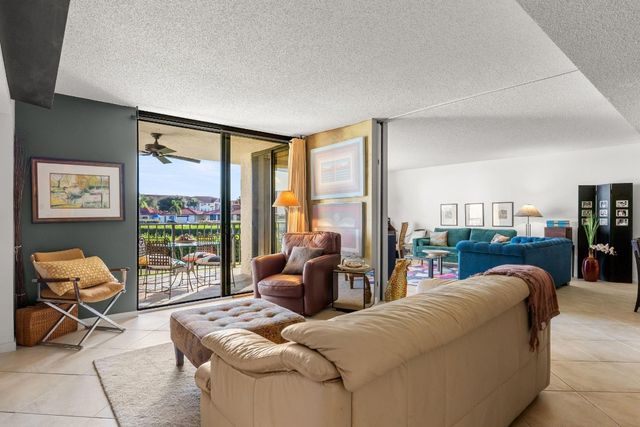 7020 Half Moon Circle 105, Hypoluxo, FL 33462