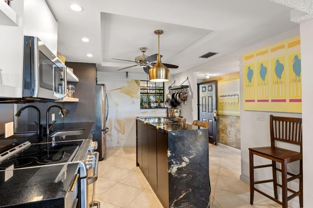 7020 Half Moon Circle 105, Hypoluxo, FL 33462