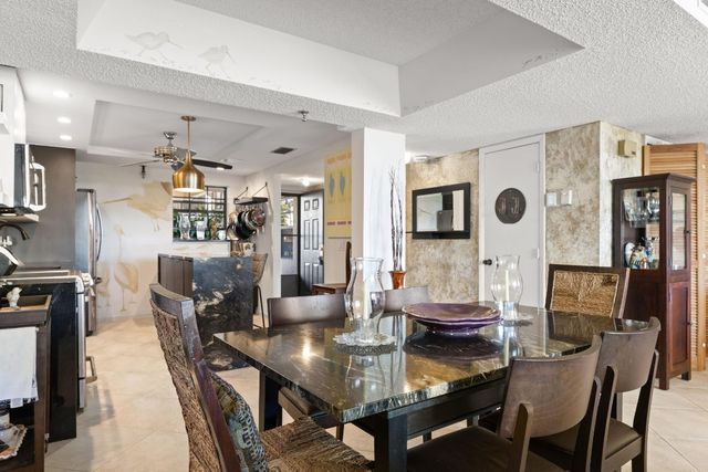 7020 Half Moon Circle 105, Hypoluxo, FL 33462