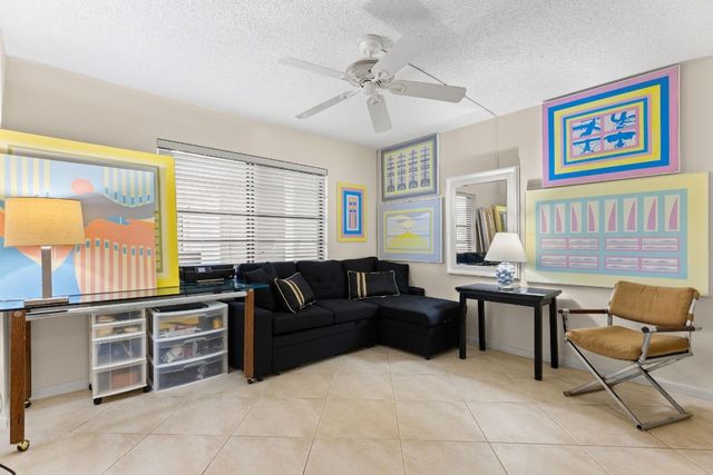 7020 Half Moon Circle 105, Hypoluxo, FL 33462