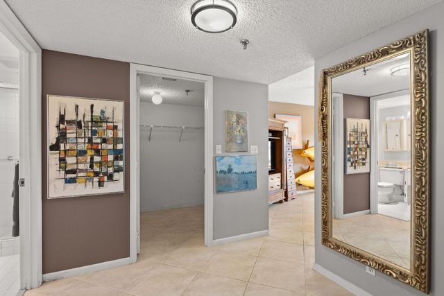 7020 Half Moon Circle 105, Hypoluxo, FL 33462