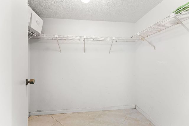 7020 Half Moon Circle 105, Hypoluxo, FL 33462