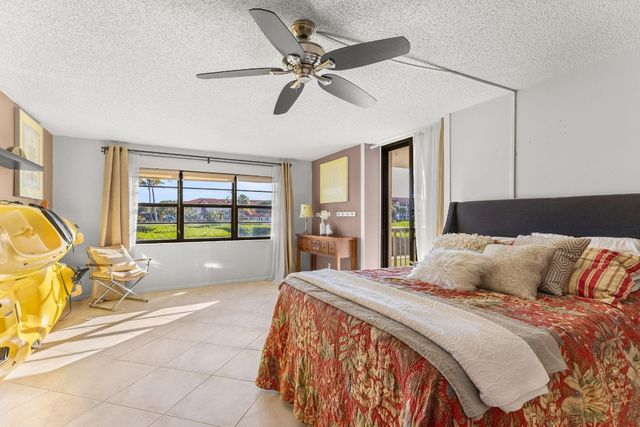 7020 Half Moon Circle 105, Hypoluxo, FL 33462