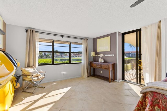 7020 Half Moon Circle 105, Hypoluxo, FL 33462