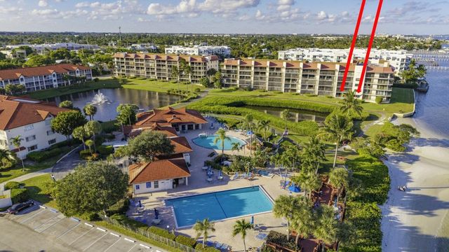 7020 Half Moon Circle 105, Hypoluxo, FL 33462