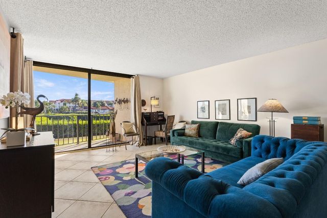 7020 Half Moon Circle 105, Hypoluxo, FL 33462