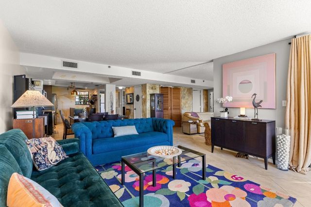 7020 Half Moon Circle 105, Hypoluxo, FL 33462