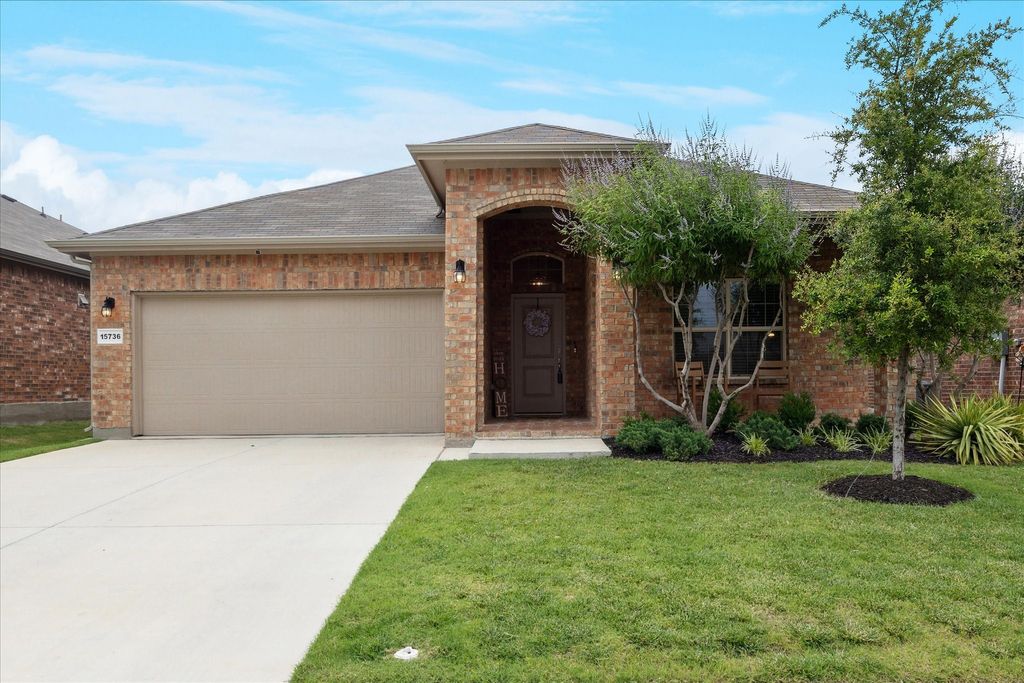15736 Redgrave Drive, Fort Worth, TX 76247