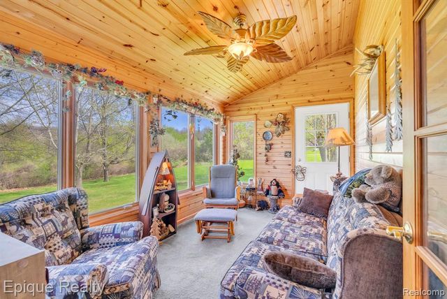 6495 Country Lane Drive, Davisburg, MI 48350