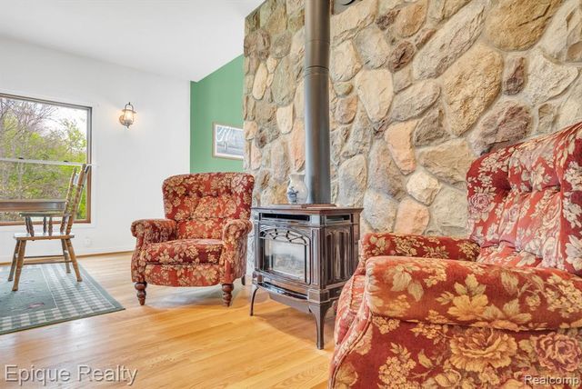 6495 Country Lane Drive, Davisburg, MI 48350