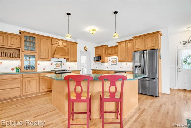 6495 Country Lane Drive, Davisburg, MI 48350