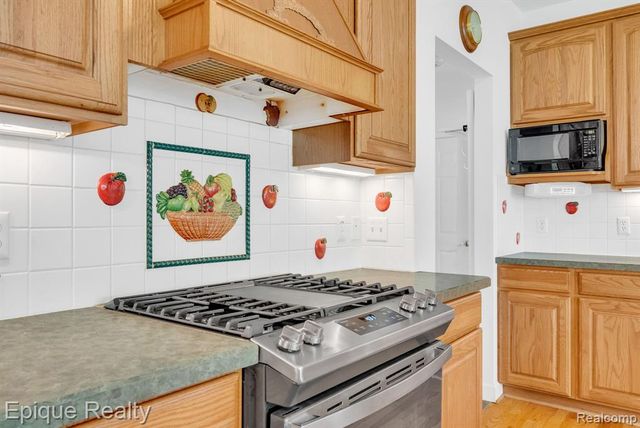 6495 Country Lane Drive, Davisburg, MI 48350