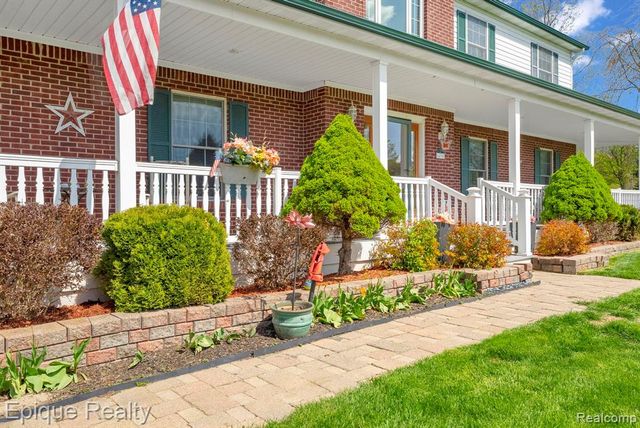 6495 Country Lane Drive, Davisburg, MI 48350