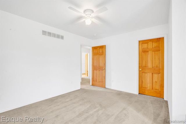 6495 Country Lane Drive, Davisburg, MI 48350