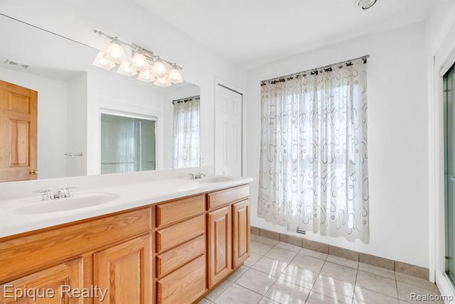 6495 Country Lane Drive, Davisburg, MI 48350