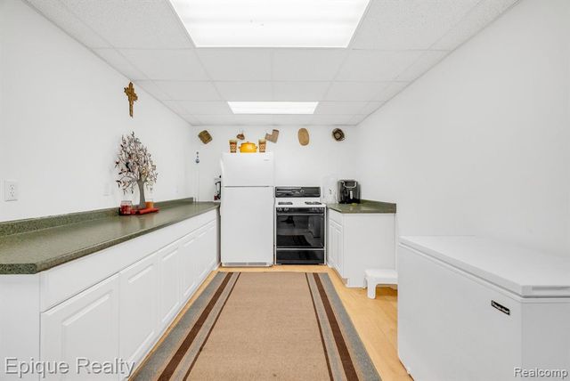 6495 Country Lane Drive, Davisburg, MI 48350
