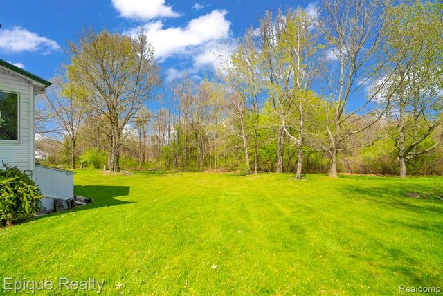 6495 Country Lane Drive, Davisburg, MI 48350