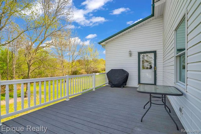 6495 Country Lane Drive, Davisburg, MI 48350
