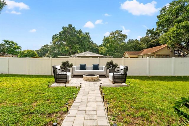 2820 N CENTRAL COURT, Tampa, FL 33602