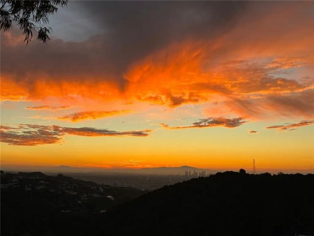 8656 Skyline, Los Angeles, CA 90046