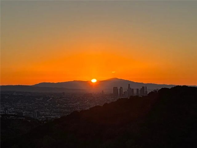 8656 Skyline, Los Angeles, CA 90046