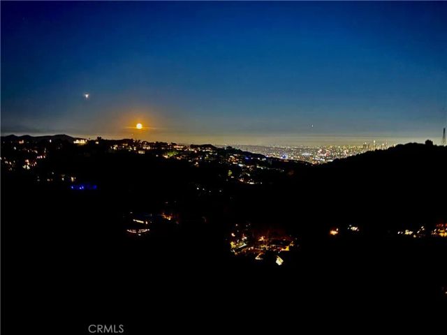 8656 Skyline, Los Angeles, CA 90046