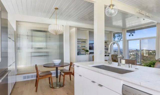 8656 Skyline, Los Angeles, CA 90046