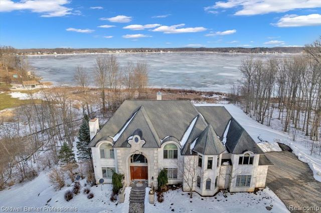 4359 Longview Drive, Lapeer, MI 48446