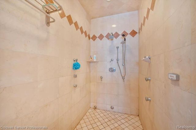 4359 Longview Drive, Lapeer, MI 48446